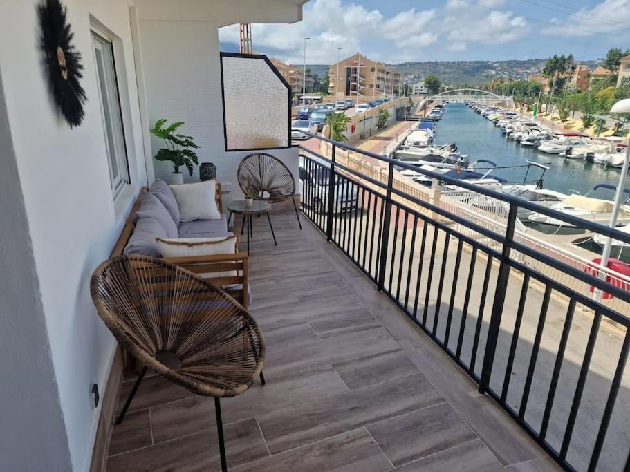 Waterfront 3 Bed Apartment, 90M From The Beach Platja de Larenal Exterior foto
