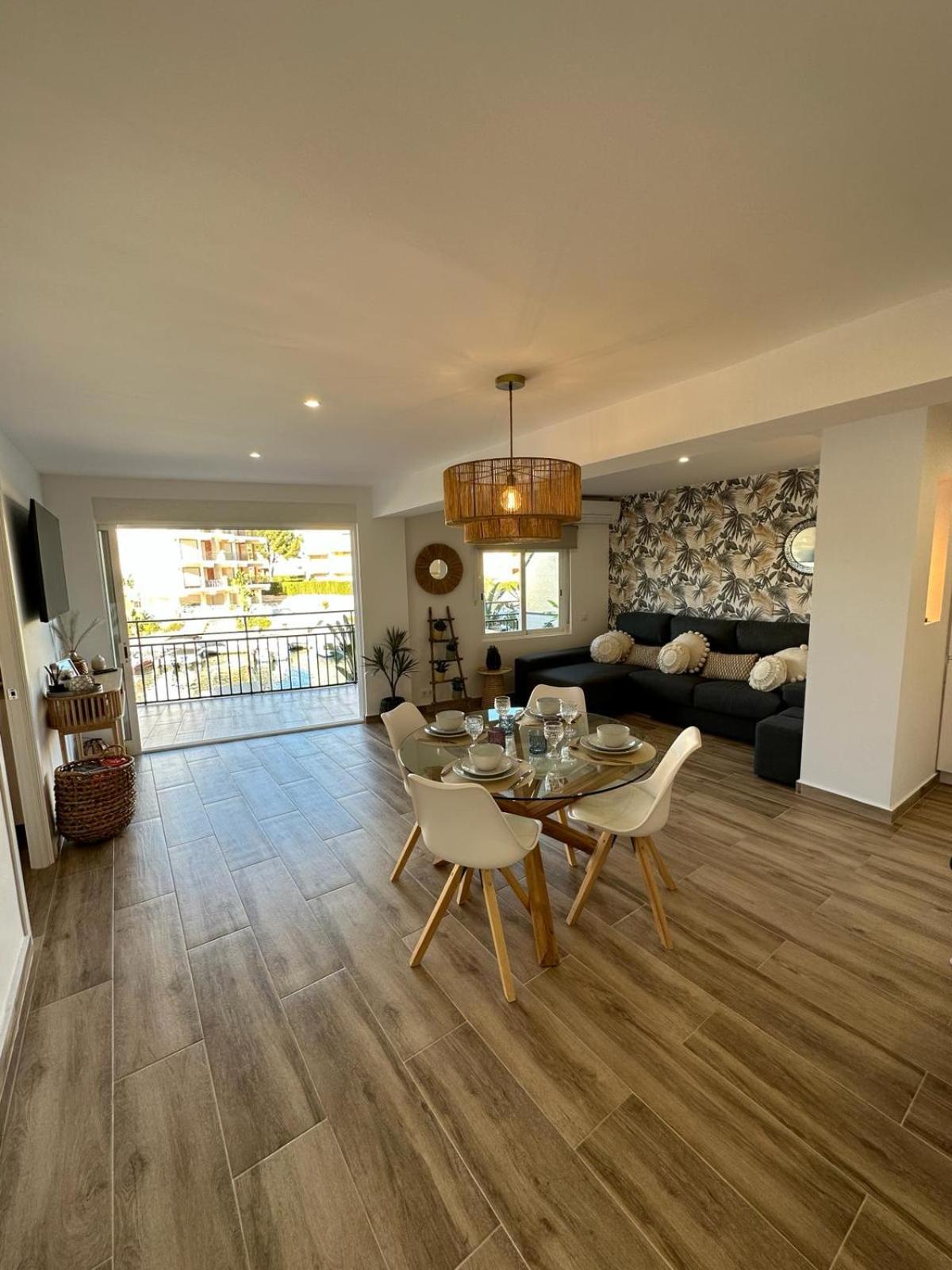 Waterfront 3 Bed Apartment, 90M From The Beach Platja de Larenal Exterior foto