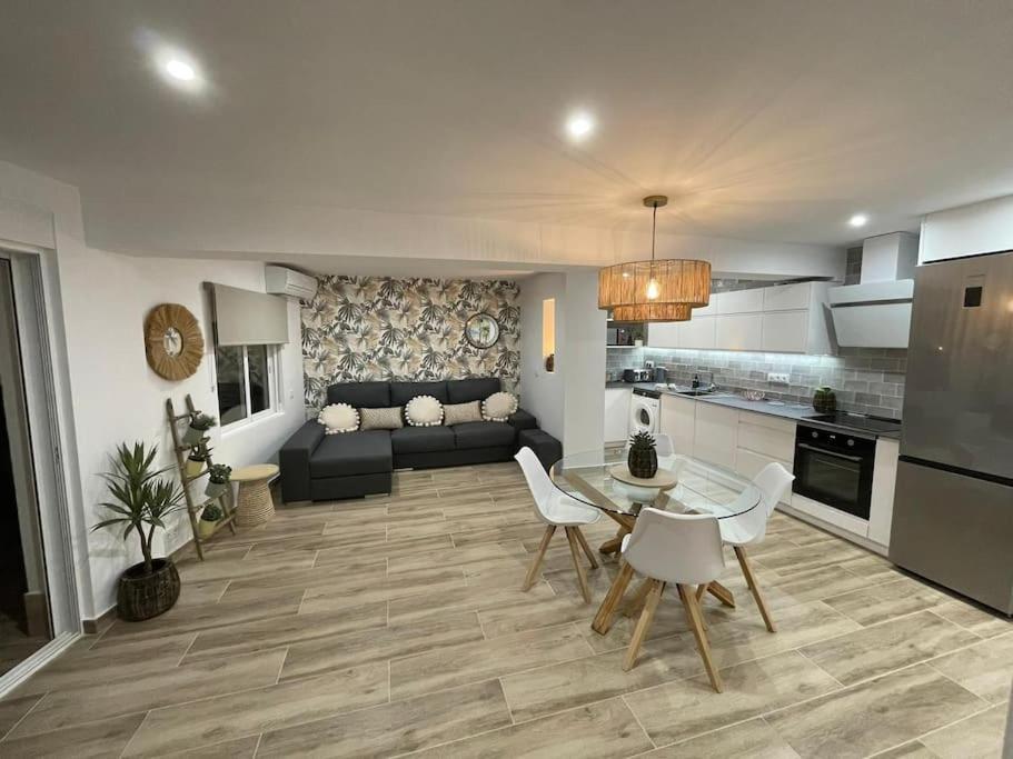 Waterfront 3 Bed Apartment, 90M From The Beach Platja de Larenal Exterior foto