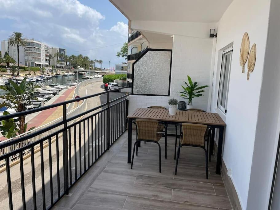 Waterfront 3 Bed Apartment, 90M From The Beach Platja de Larenal Exterior foto